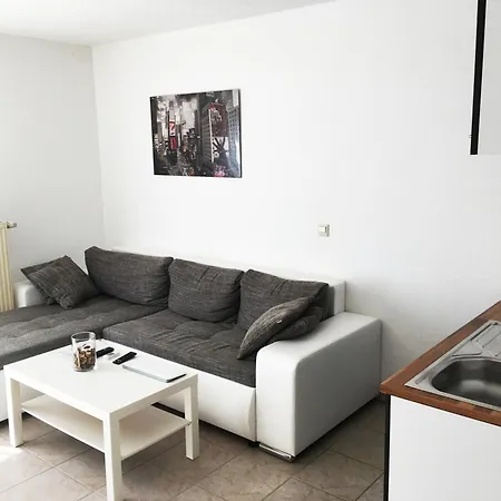 Apartment Karest Compact 1